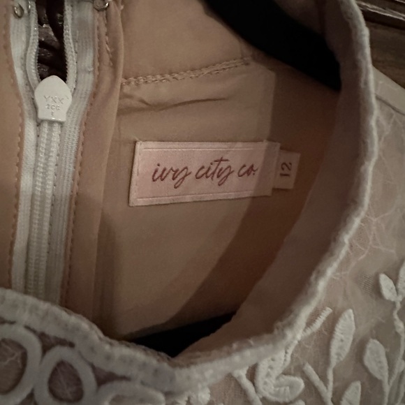 IVY CITY & CO - SICILY DRESS - CHAMPAGNE LINING - Ivory Coast- Size 12 - Picture 9 of 12